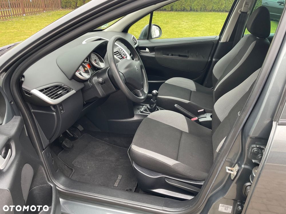 Peugeot 207 - 6