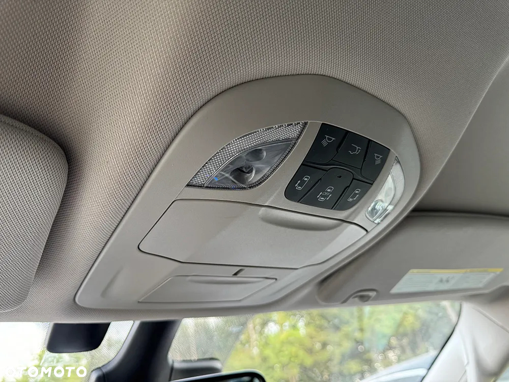 Chrysler Pacifica - 32