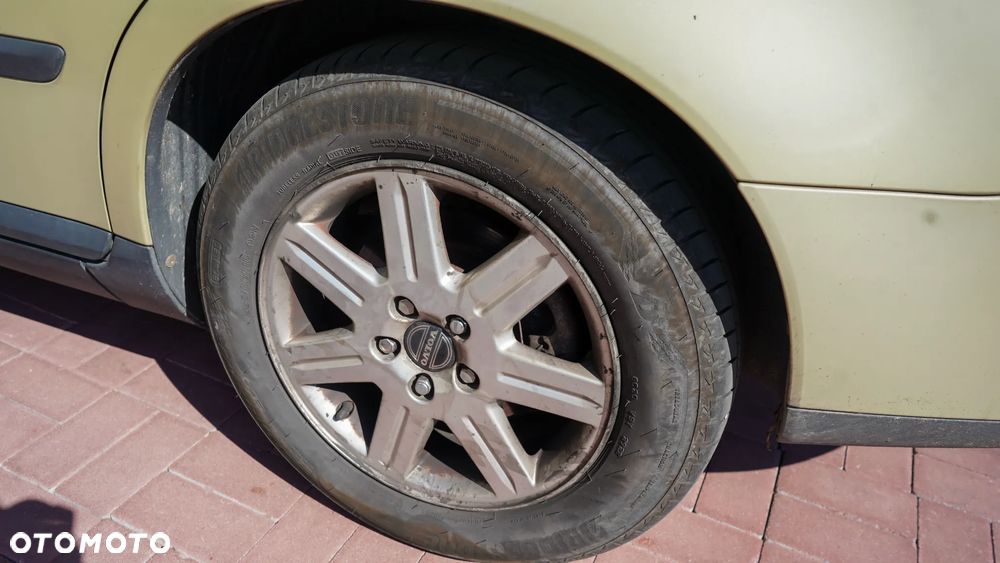 Volvo S40 2.4 - 15