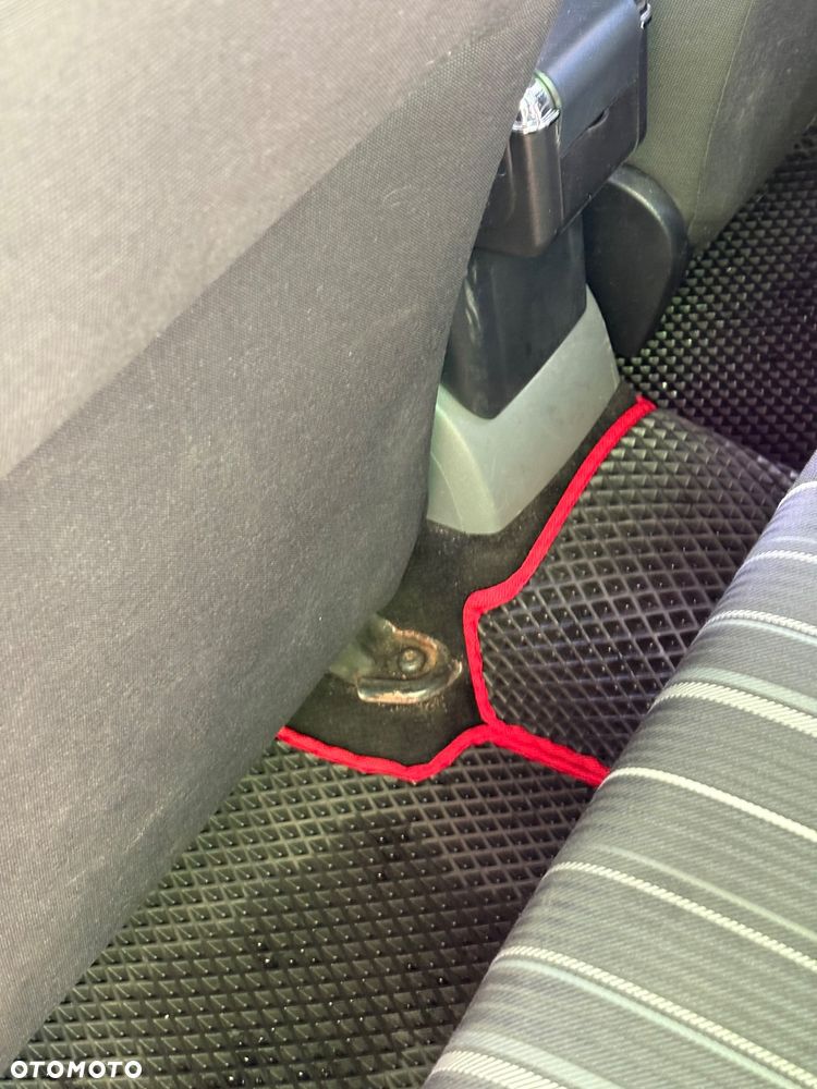 Ford Focus 1.6 TDCi cDPF Ambiente - 7