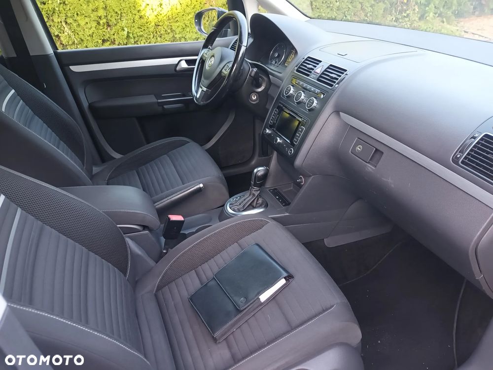 Volkswagen Touran - 13