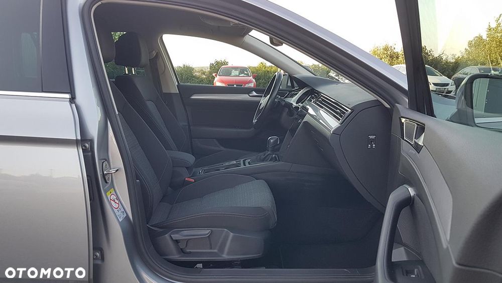 Volkswagen Passat 2.0 TSI Business DSG - 28