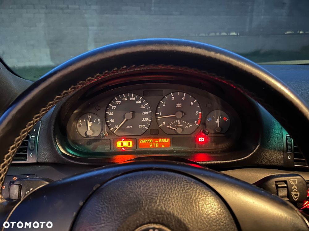 BMW Seria 3 323 CI - 16