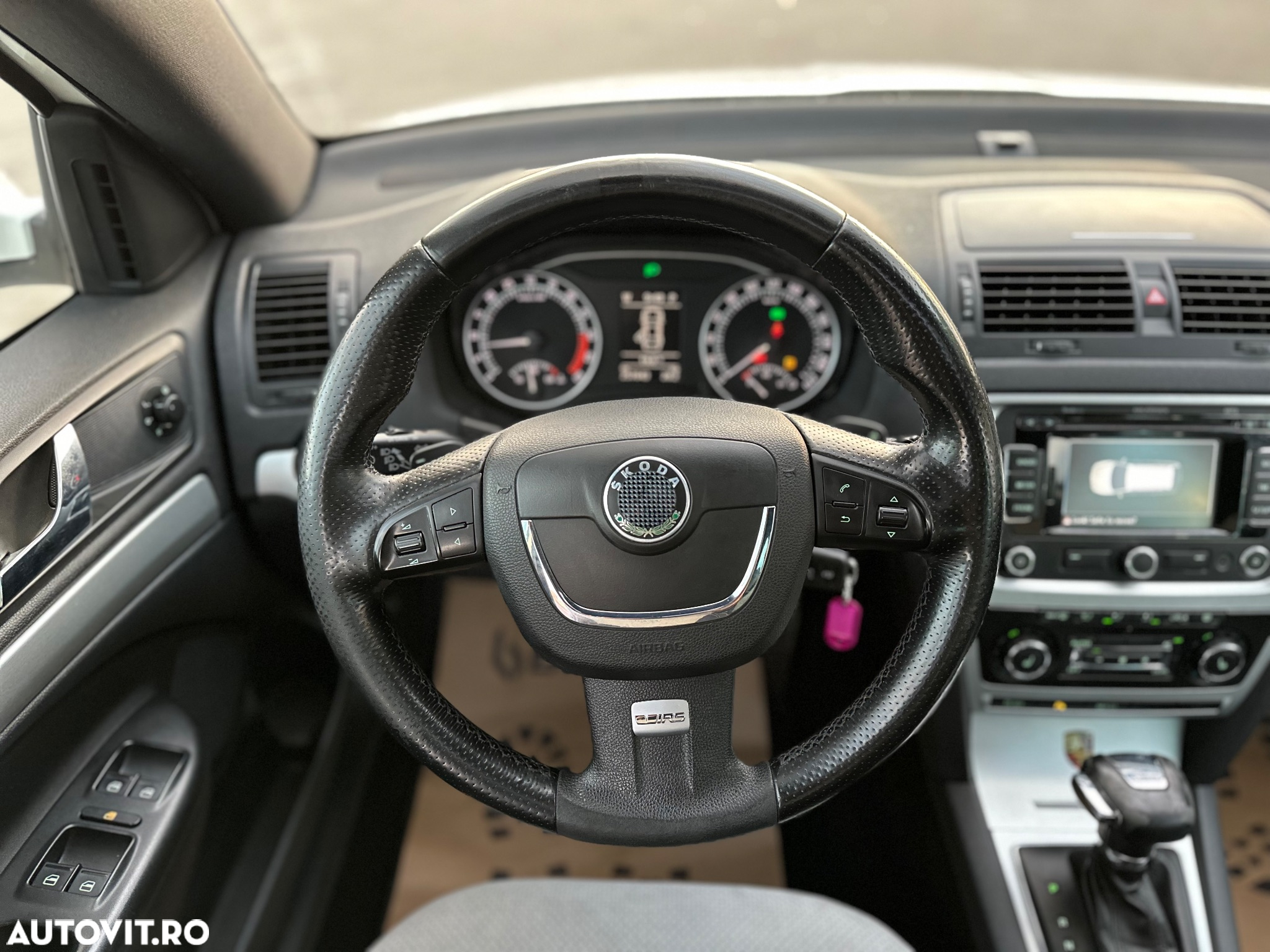 Skoda Octavia Combi 2.0 TDI DPF DSG RS - 12
