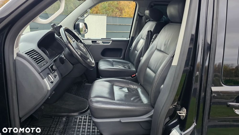 Volkswagen Multivan - 12