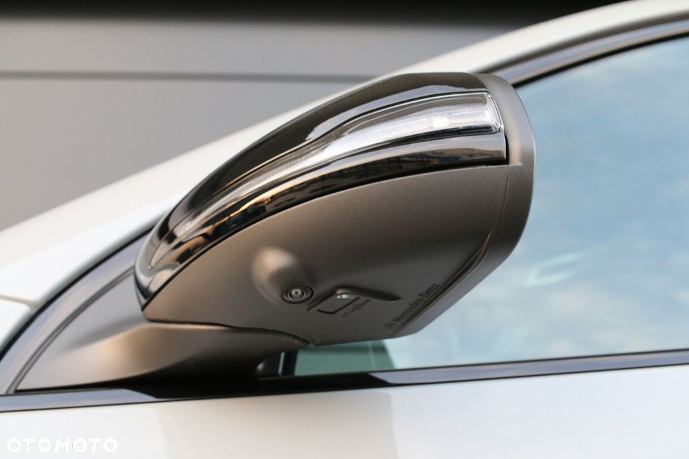 Mercedes-Benz GLA - 11