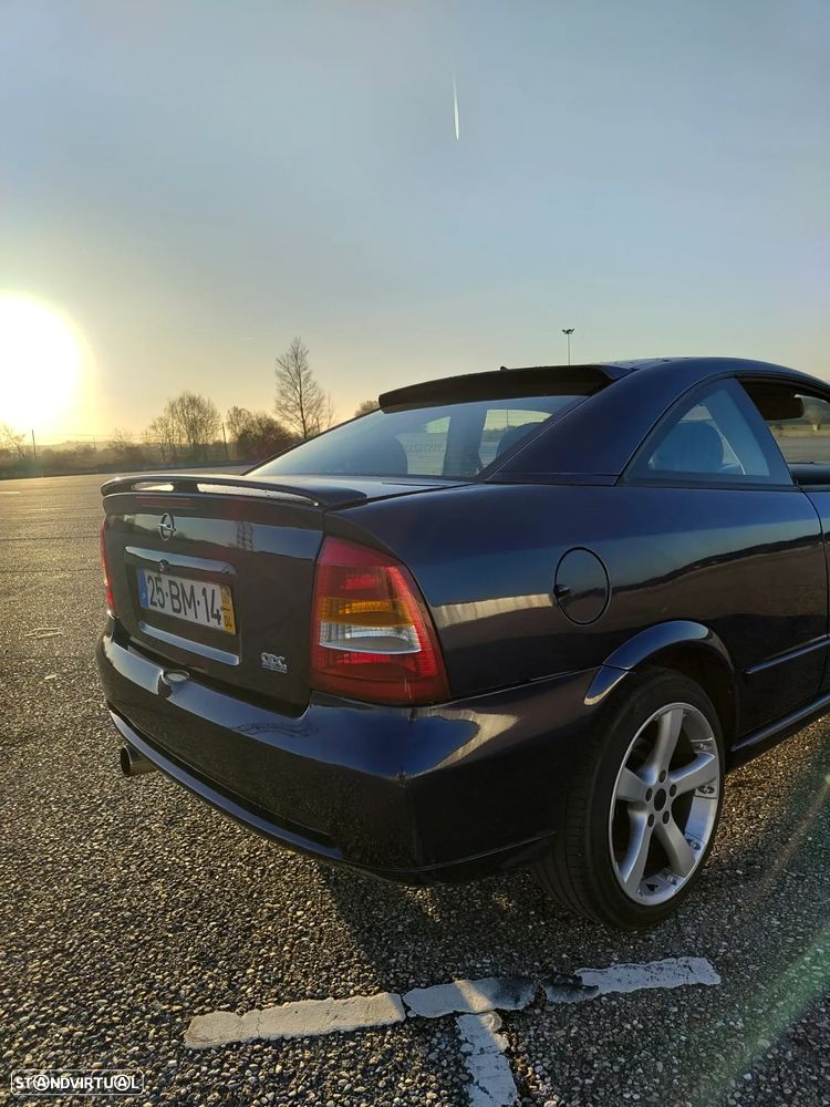 Opel Astra Coupe 1.8 16V - 2