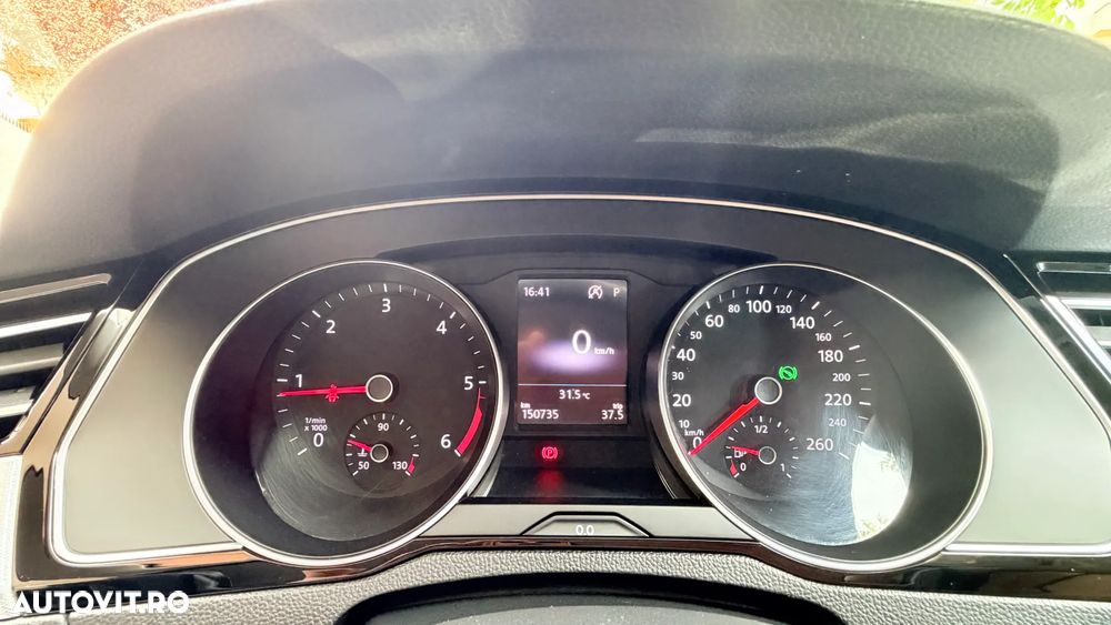 Volkswagen Passat 2.0 TDI DSG Comfortline - 16