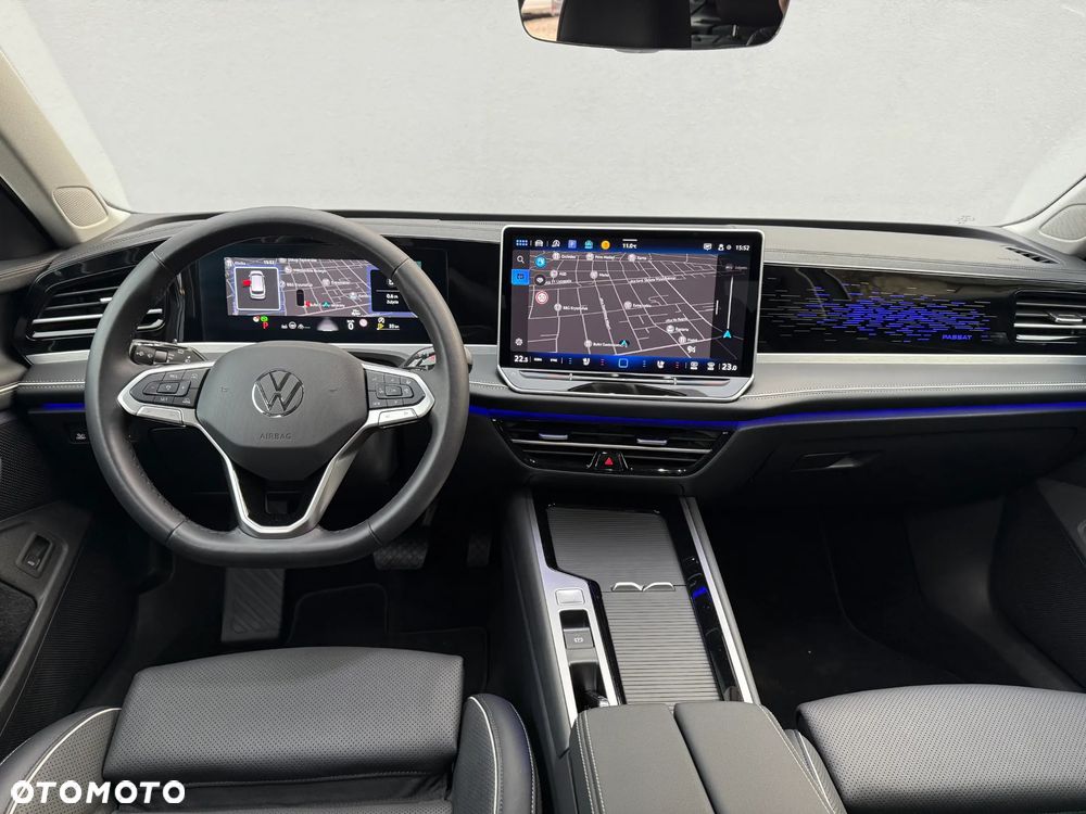 Volkswagen Passat Variant 2.0 TDI SCR Elegance DSG - 15