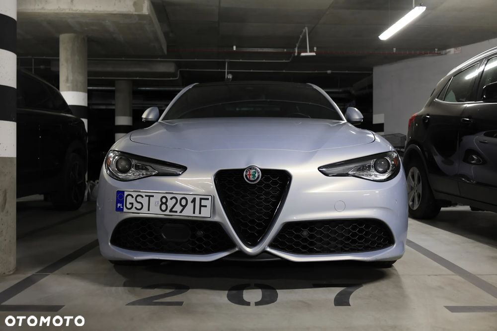 Alfa Romeo Giulia 2.0 Turbo 16V AT8 Veloce - 12