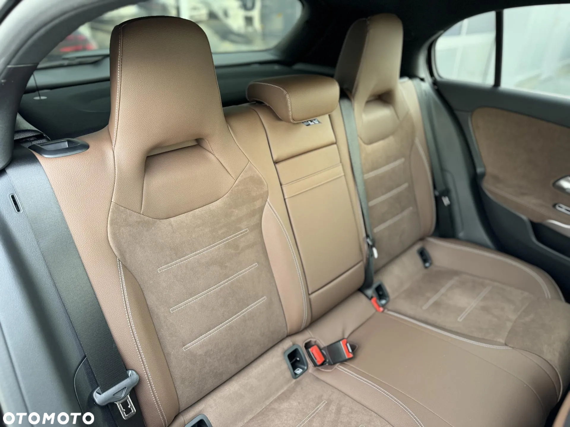 Mercedes-Benz Klasa A 250 e PHEV AMG Line 8G-DCT - 17