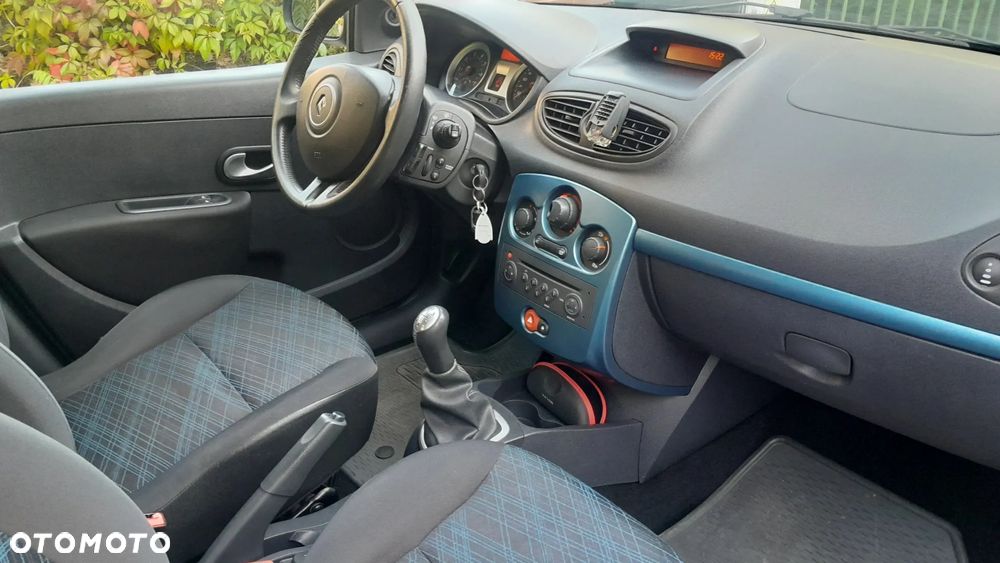 Renault Clio 1.2 16V Alize - 5
