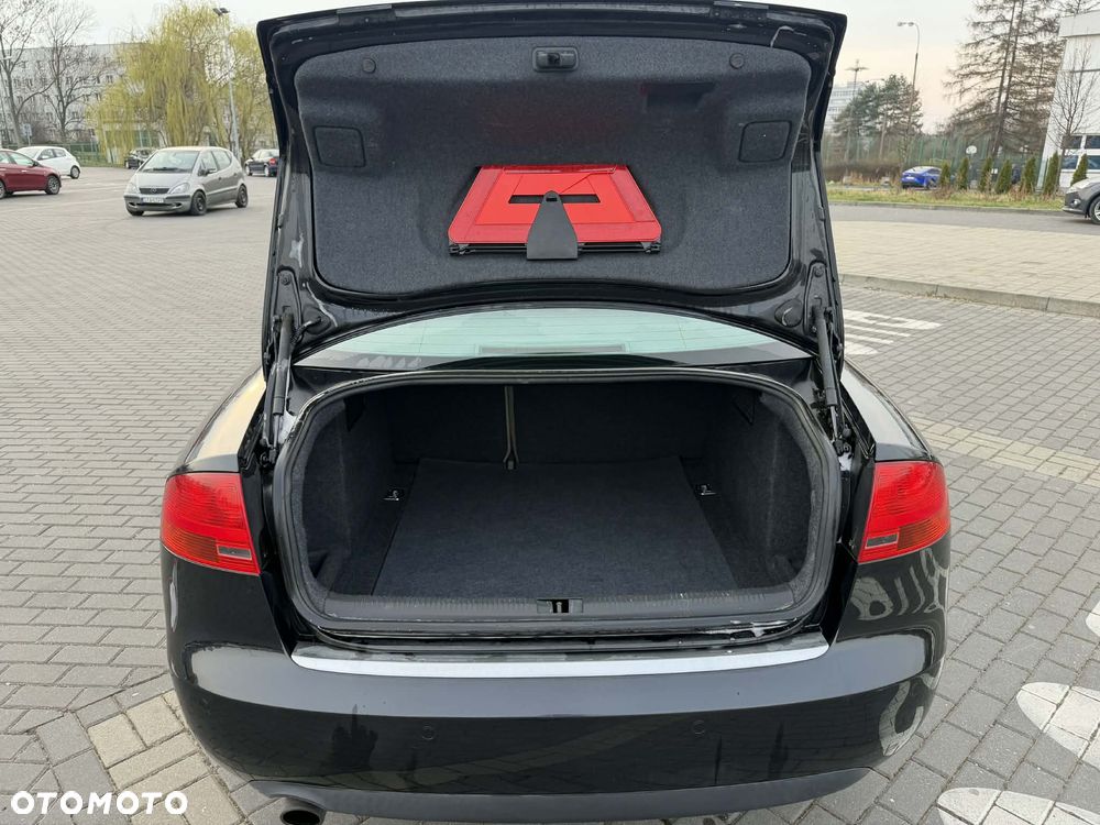 Audi A4 Limousine - 3