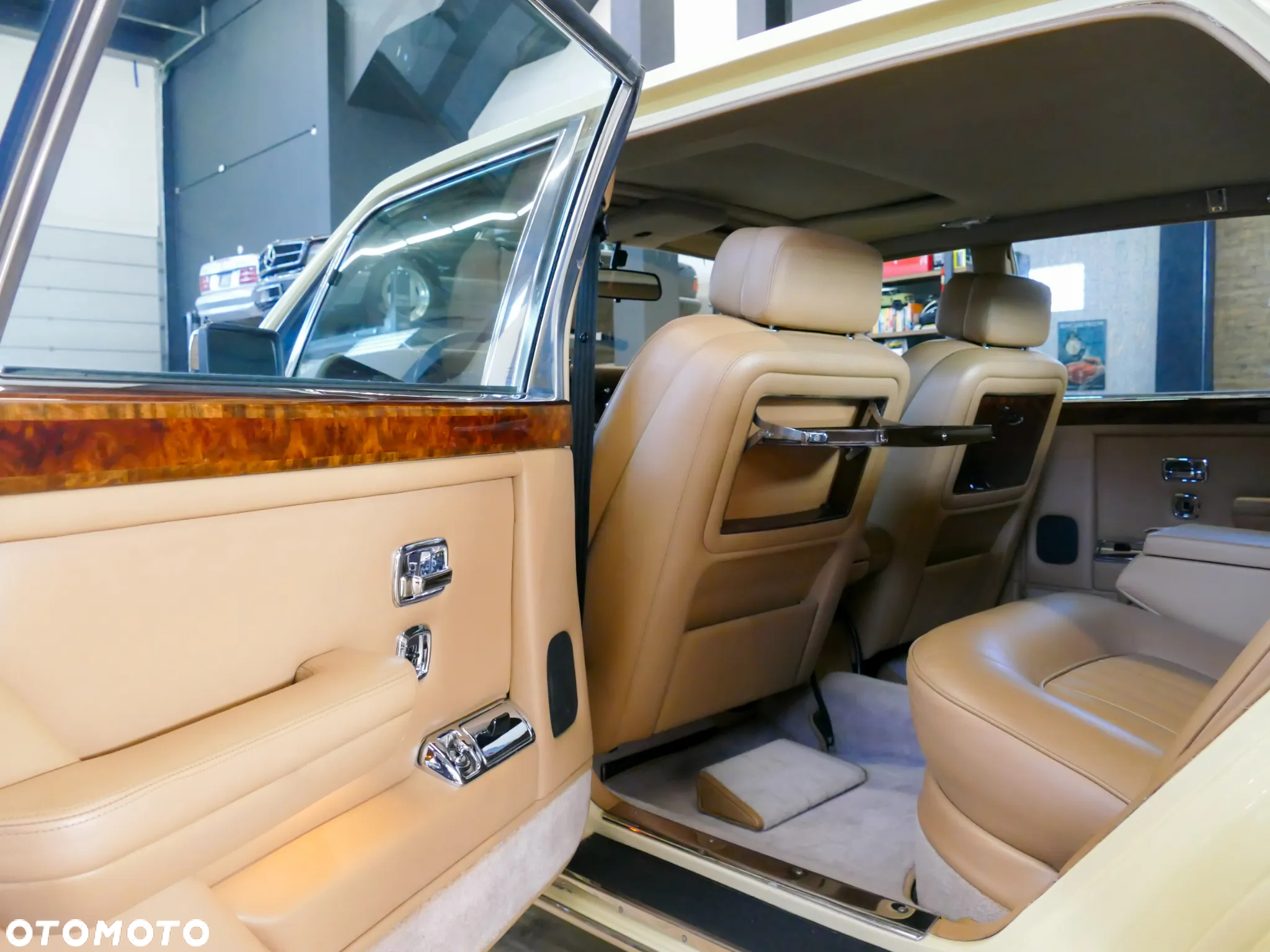 Rolls-Royce Silver Spur - 13