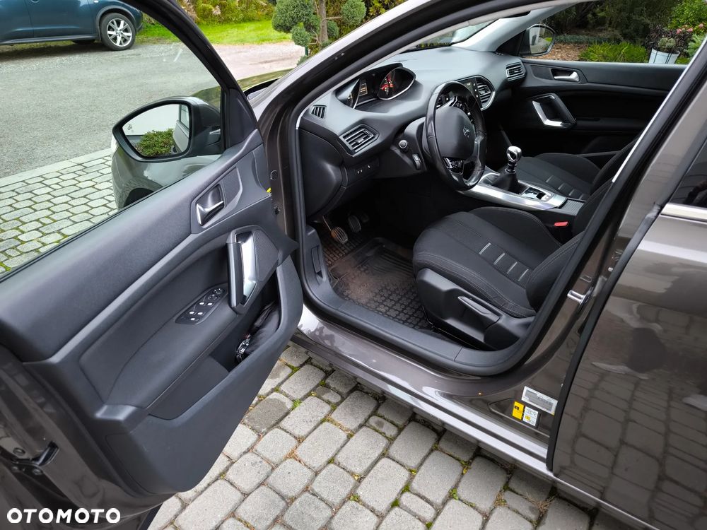 Peugeot 308 SW e-HDi 115 Stop & Start Allure - 15