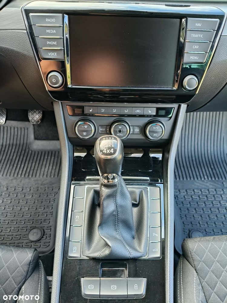 Skoda Superb 2.0 TDI 4x4 Style - 6