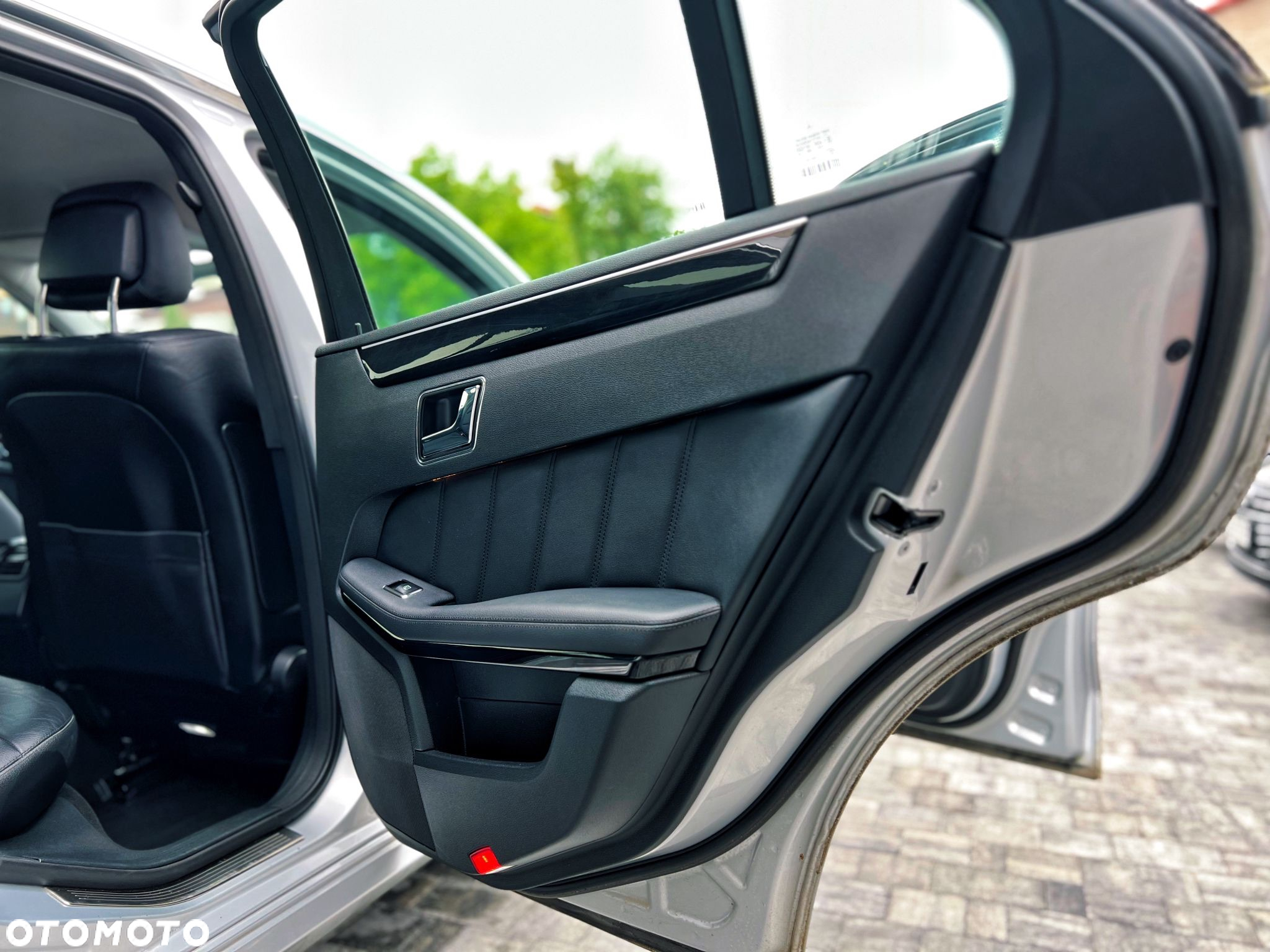 Mercedes-Benz Klasa E 350 CDI BlueEff Avantgarde - 12