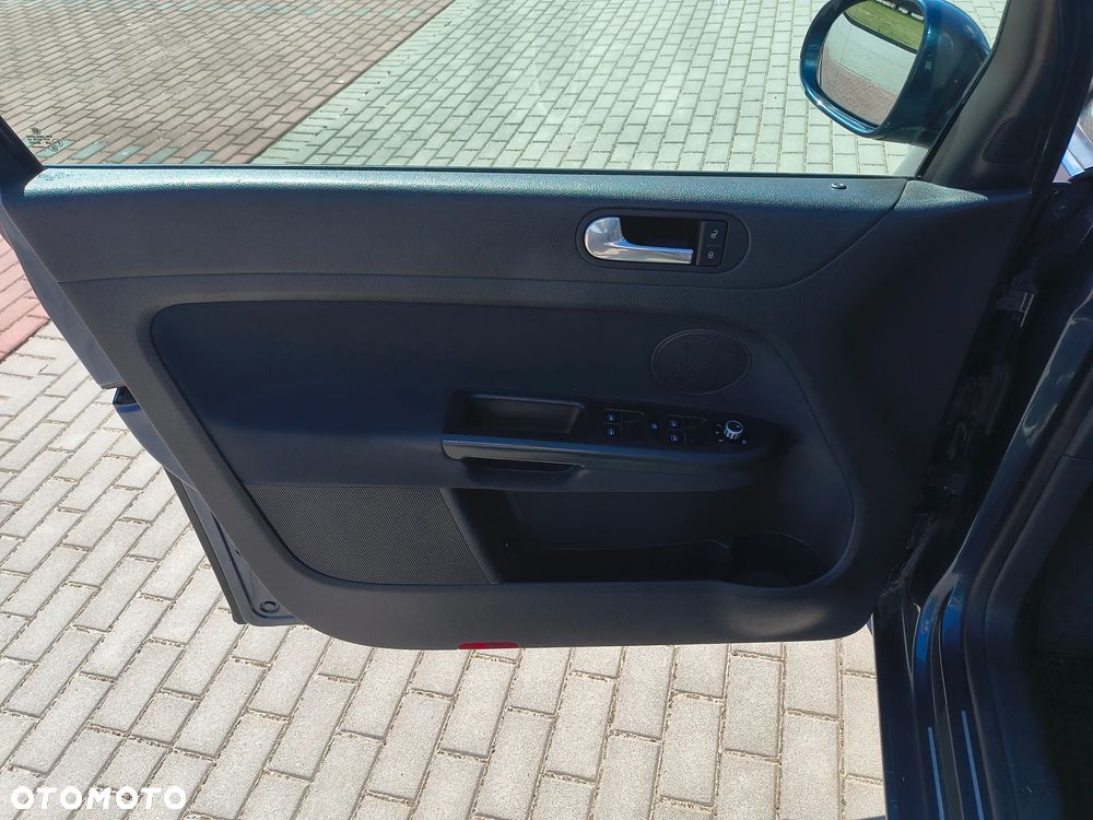 Volkswagen Golf Plus 2.0 TDI DPF Comfortline - 22