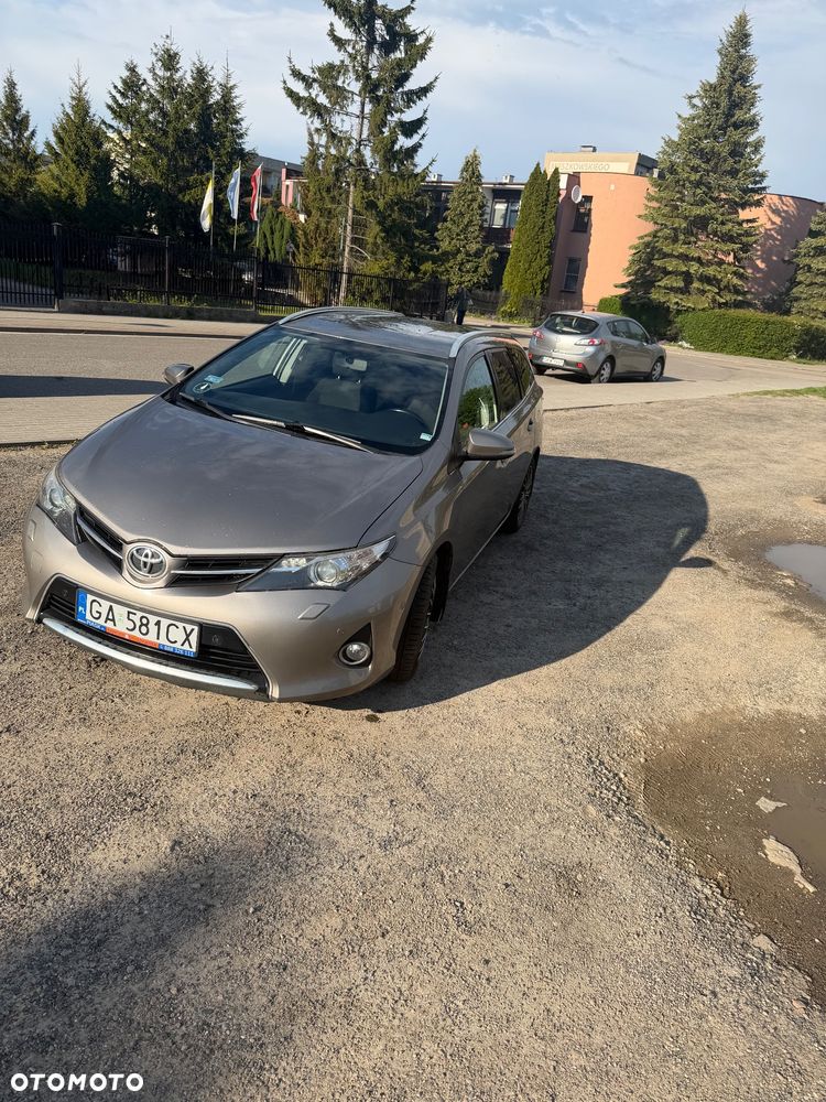 Toyota Auris 1.4 D-4D Premium Comfort - 2