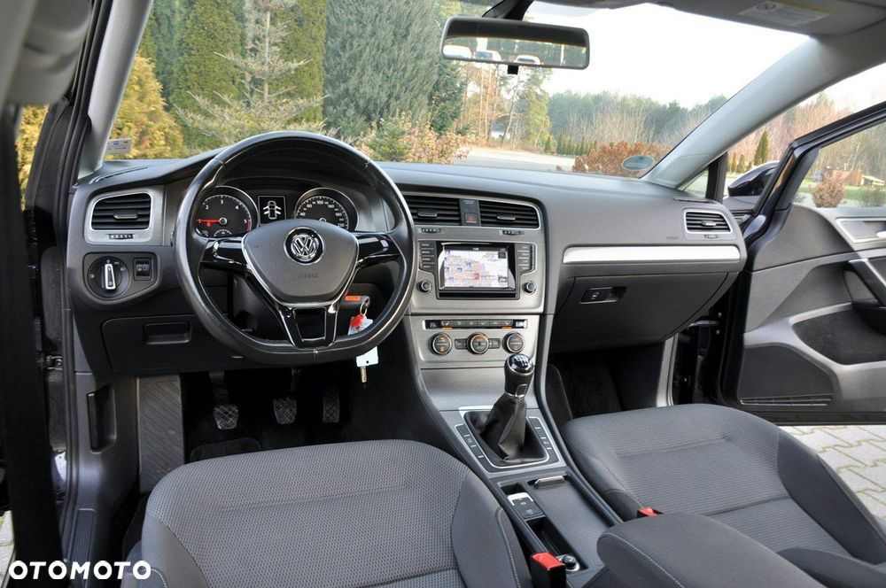 Volkswagen Golf - 28