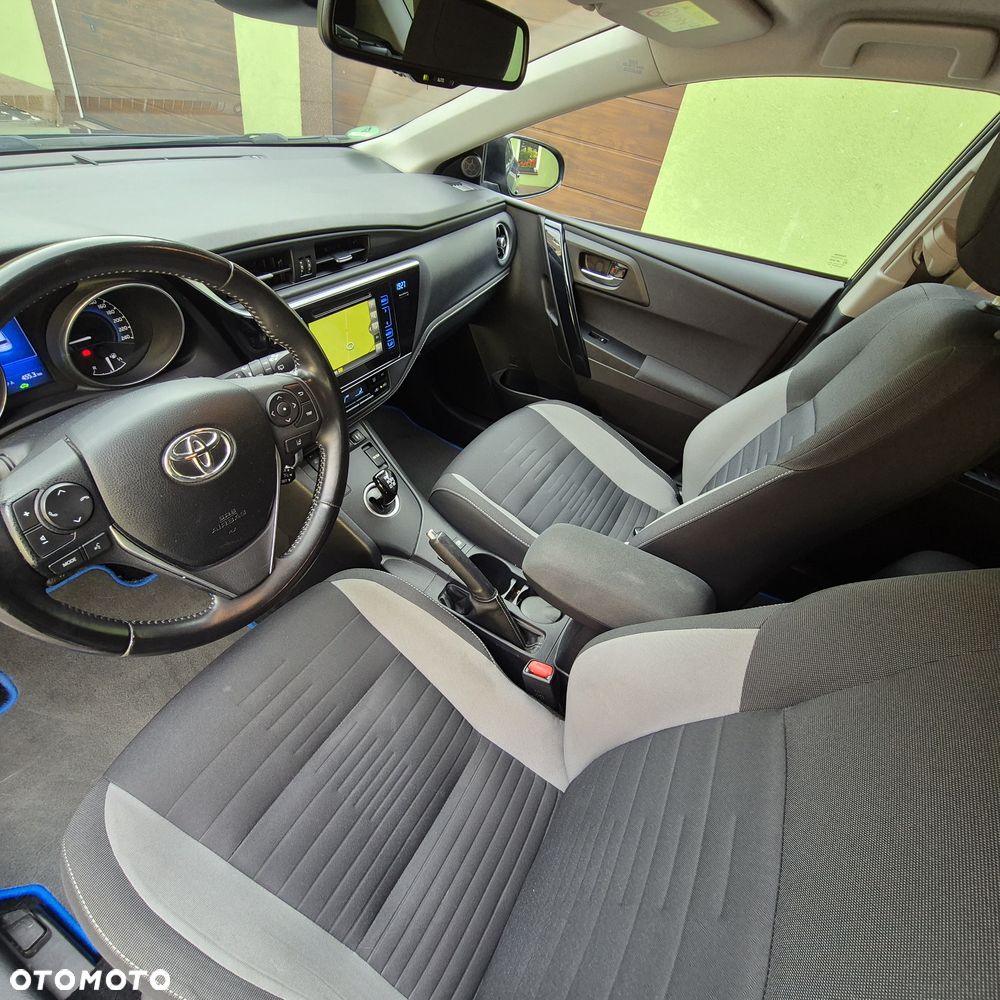Toyota Auris - 11