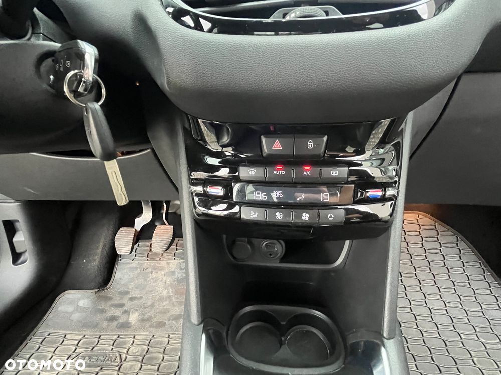 Peugeot 208 95 VTI Active - 19