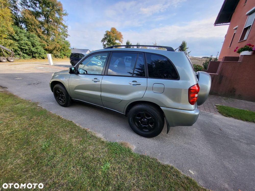 Toyota RAV4 - 16