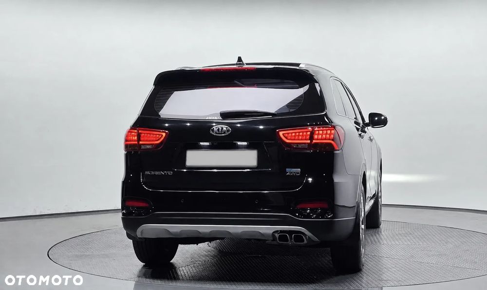 Kia Sorento - 4