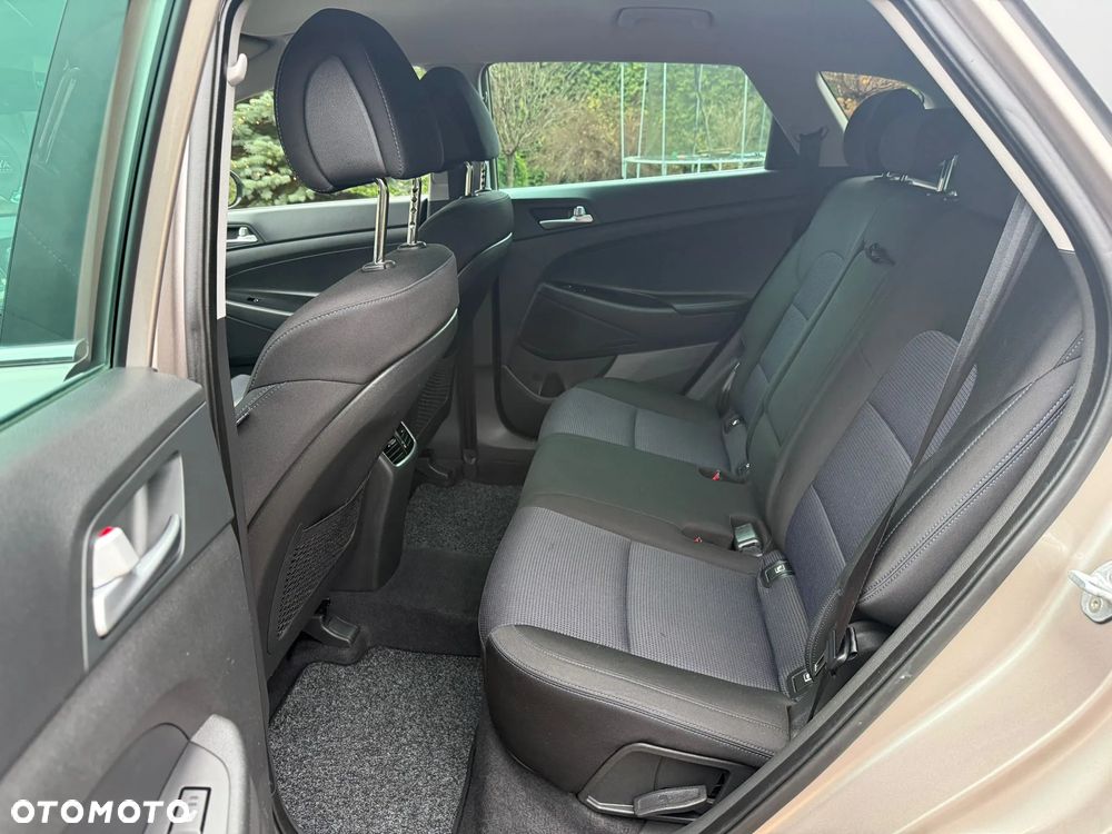 Hyundai Tucson 2.0 CRDI 4WD Automatik Style - 16