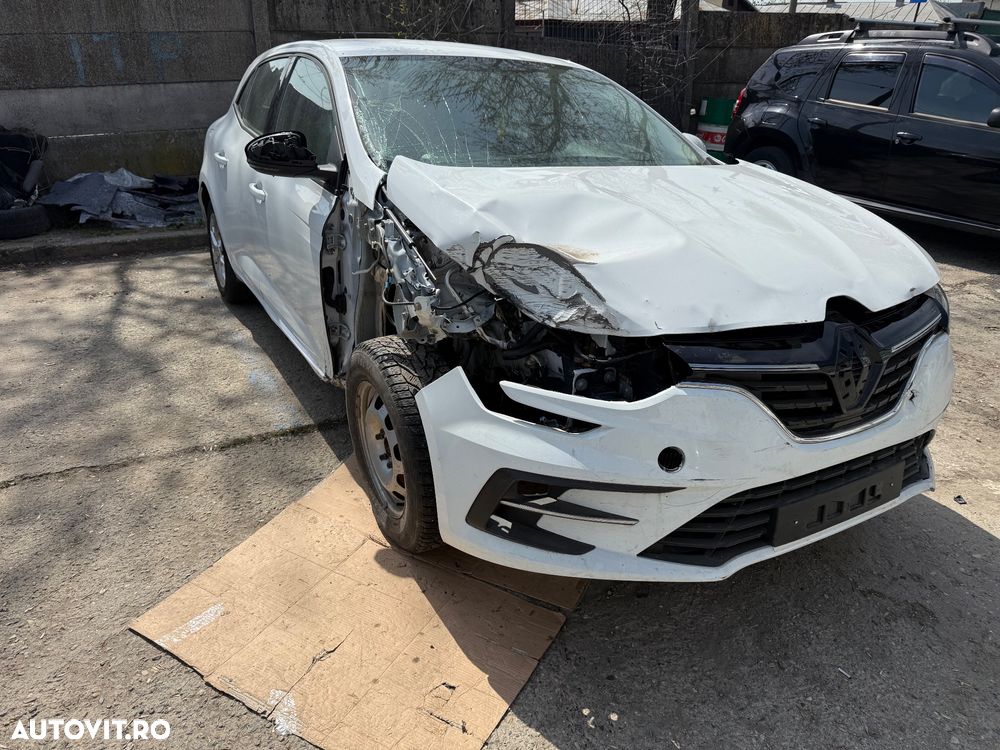 Renault Megane TCE 114 GPF Life - 9