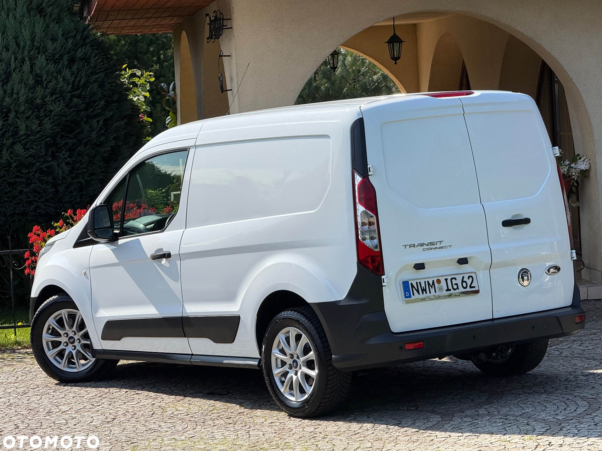 Ford Transit Connect klimatyzacja webasto hak piękny - 7