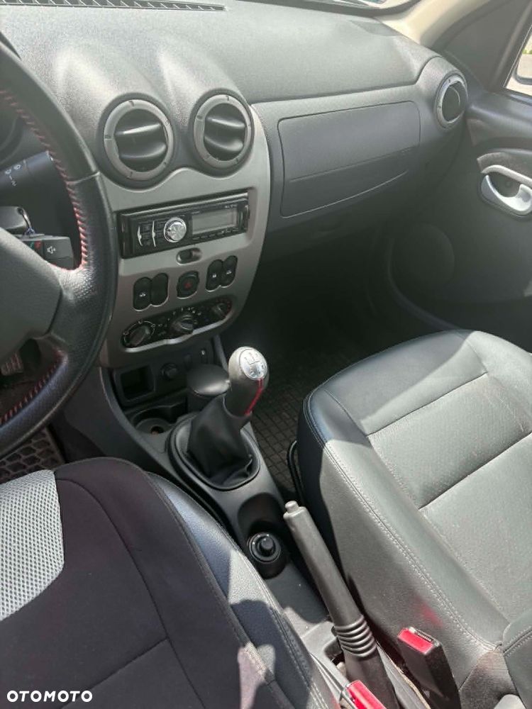 Dacia Duster 1.6 16V 105 4x2 Laureate - 6