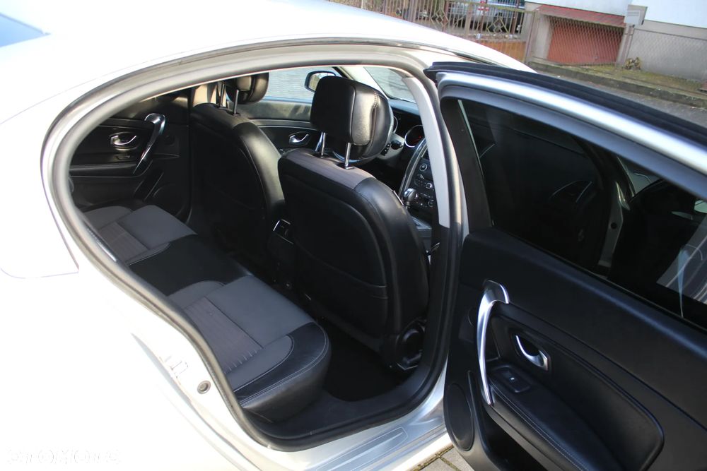 Renault Latitude - 15