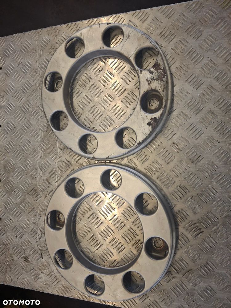 KOŁPAK,OSŁONA KOŁA  17,5 8 SZPILEK DAF LF 220 EURO 6 - 1