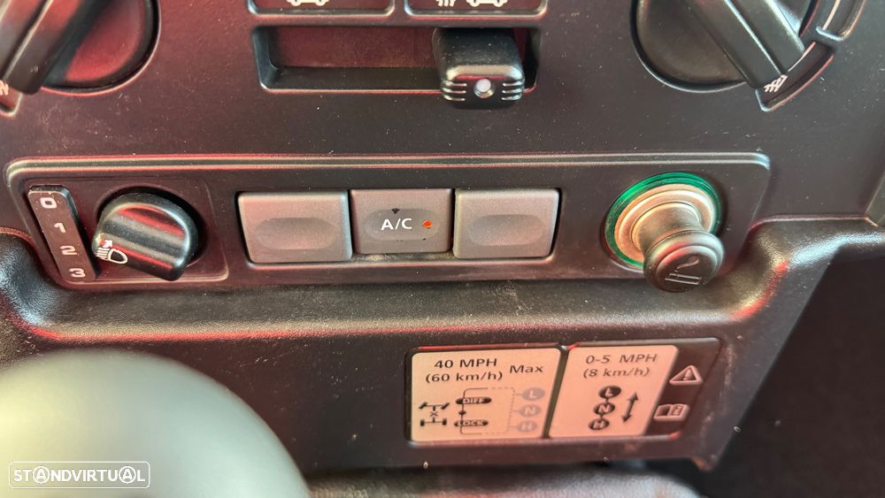 Land Rover Defender 110 DPF Station Wagon E - 24