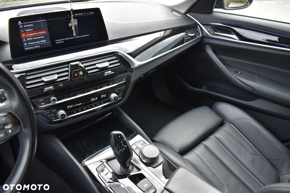 BMW Seria 5 518d Sport Line sport - 31
