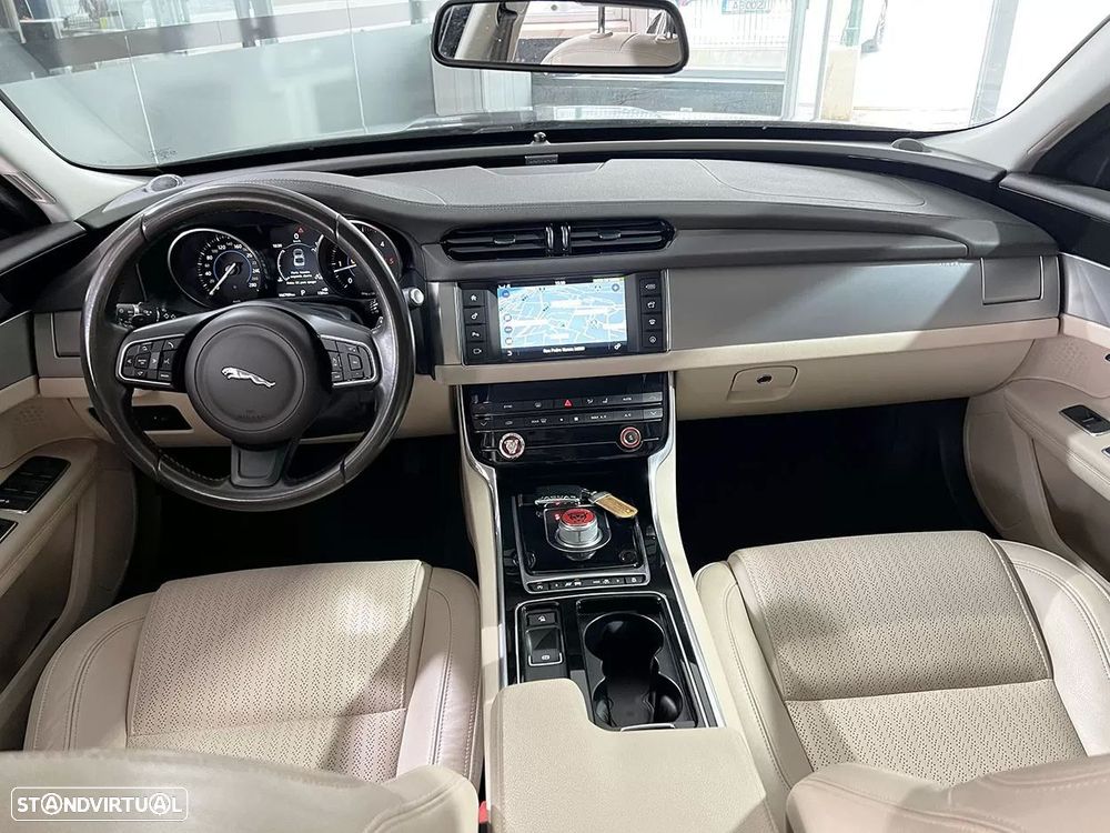Jaguar XF 2.0 D Prestige Aut. - 10