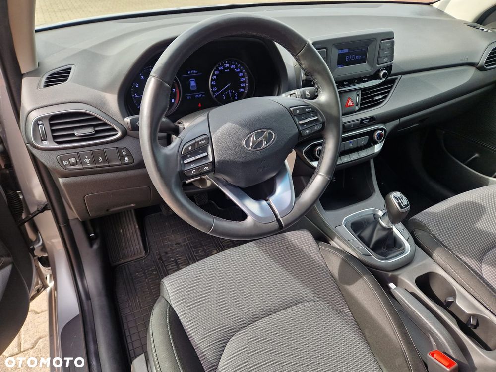 Hyundai i30 1.5 DPI Modern - 10