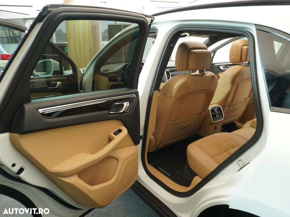 Porsche Macan Standard - 18