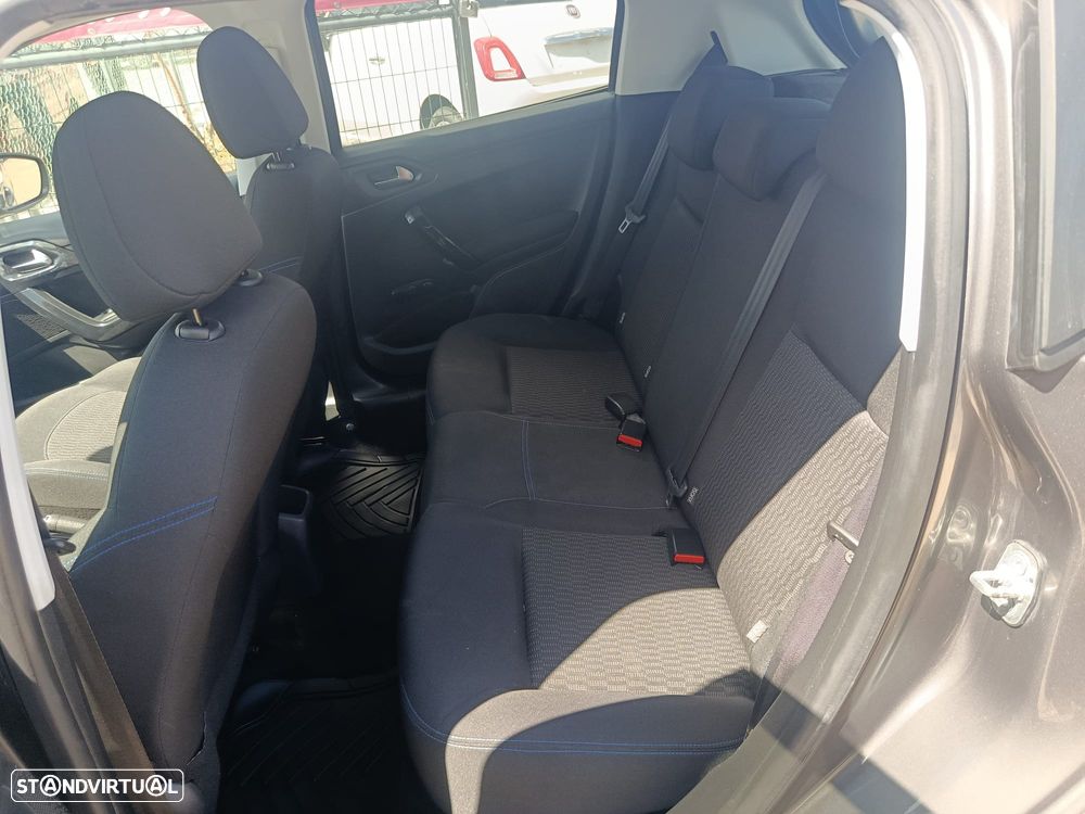 Peugeot 208 1.5 BlueHDi Signature - 22