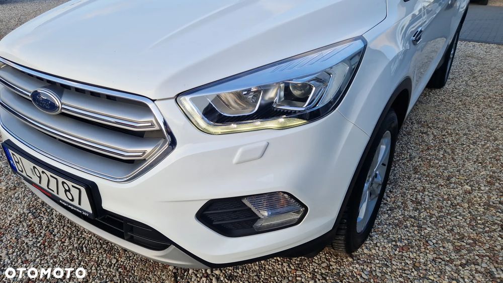 Ford Kuga 1.5 EcoBoost 2x4 Titanium - 26