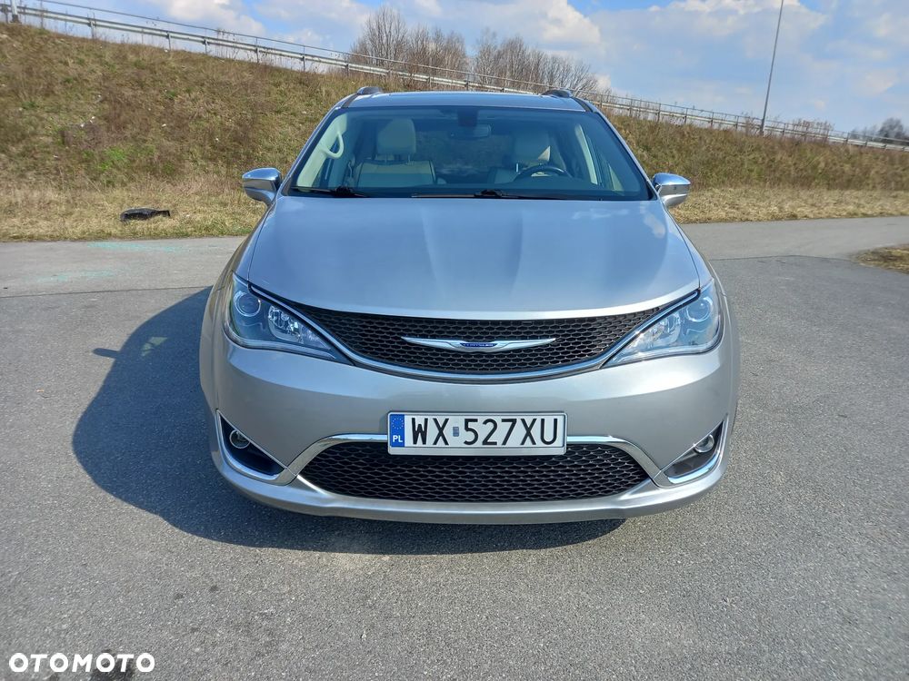 Chrysler Pacifica - 1