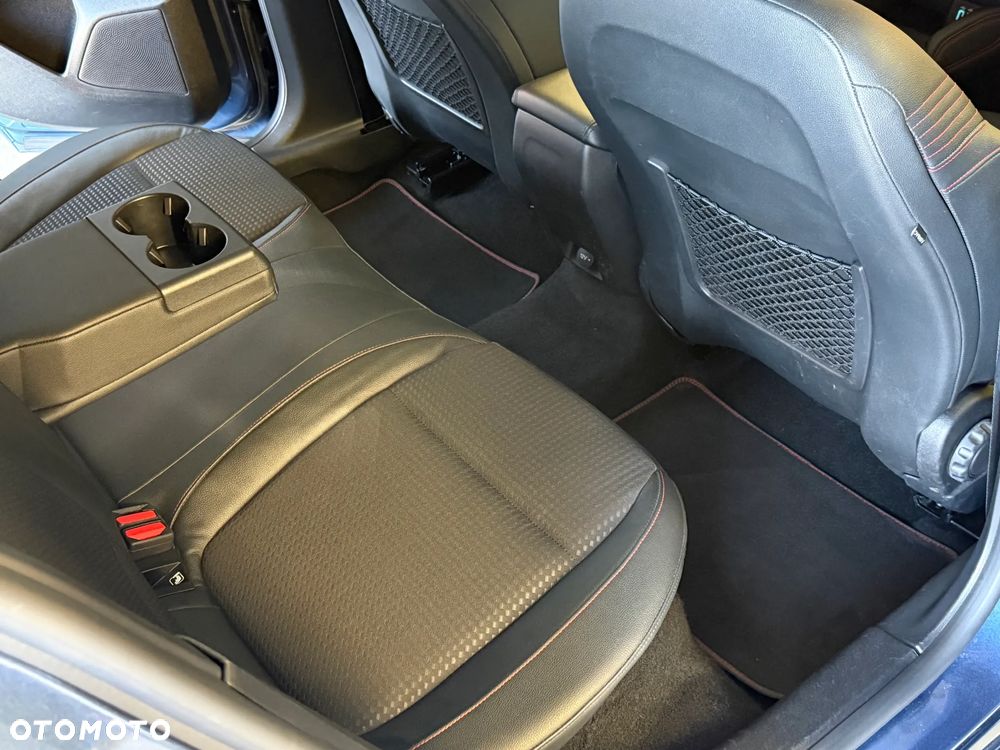 Ford Focus 1.5 EcoBlue Start-Stopp-System ST-LINE STYLE - 33