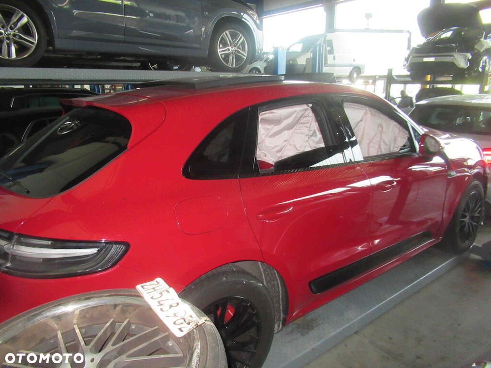 Porsche Macan GTS PDK - 1