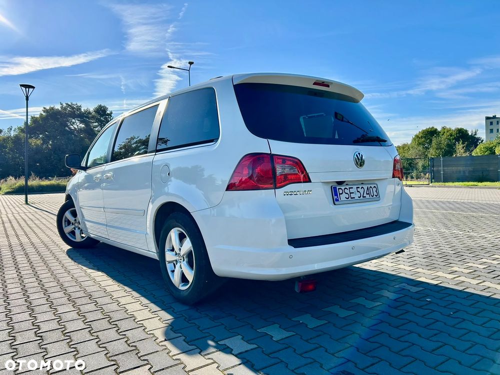 Volkswagen Routan - 2
