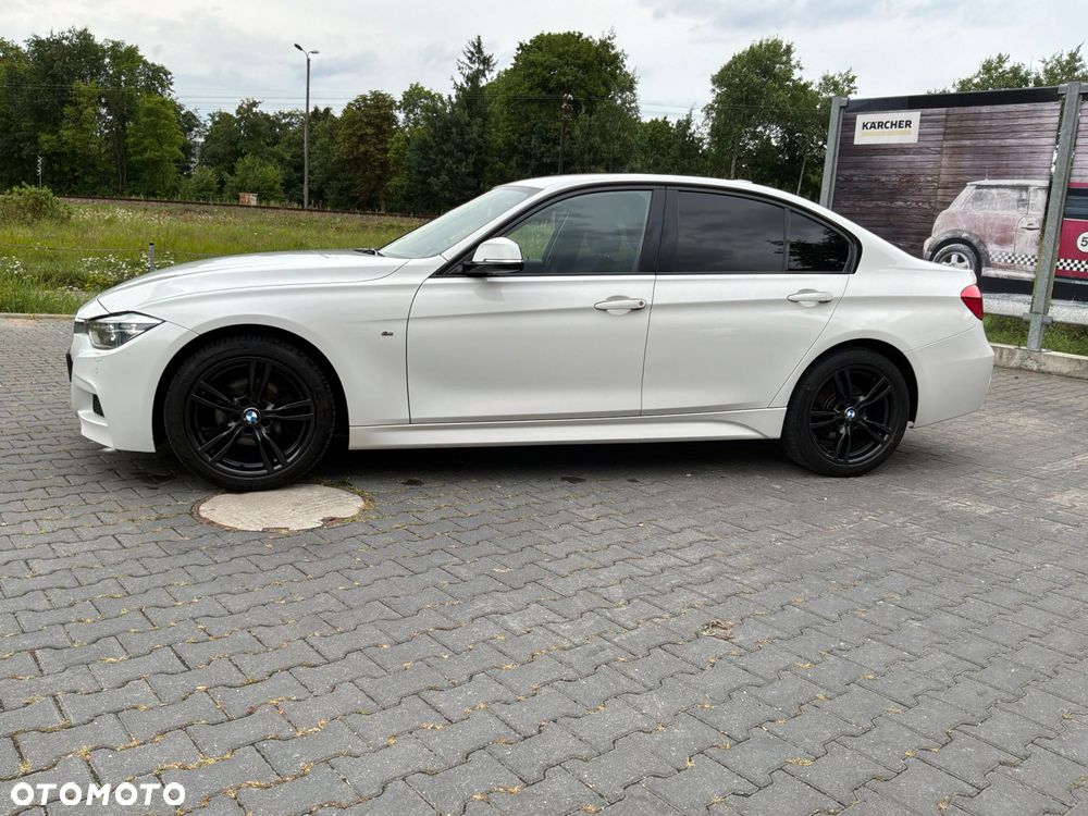 BMW Seria 3 320i M Sport - 8