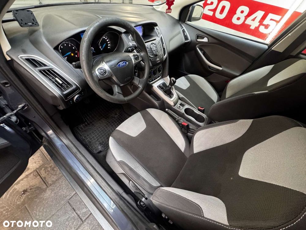 Ford Focus - 23