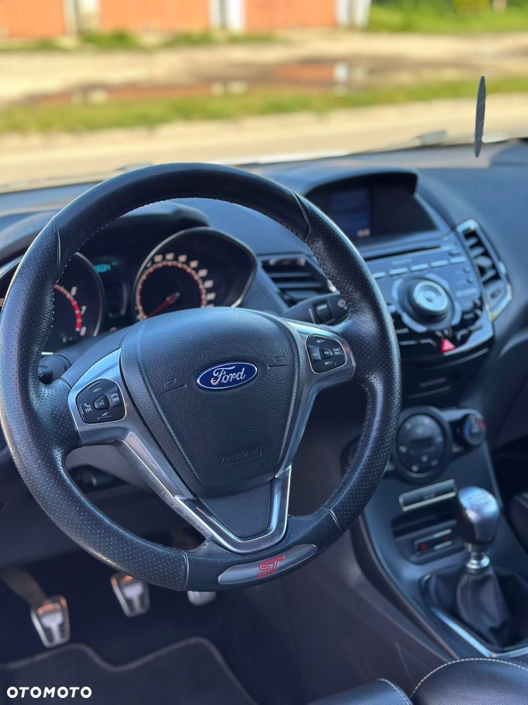 Ford Fiesta 1.6 EcoBoost mit Leder-Sport-Paket ST - 15