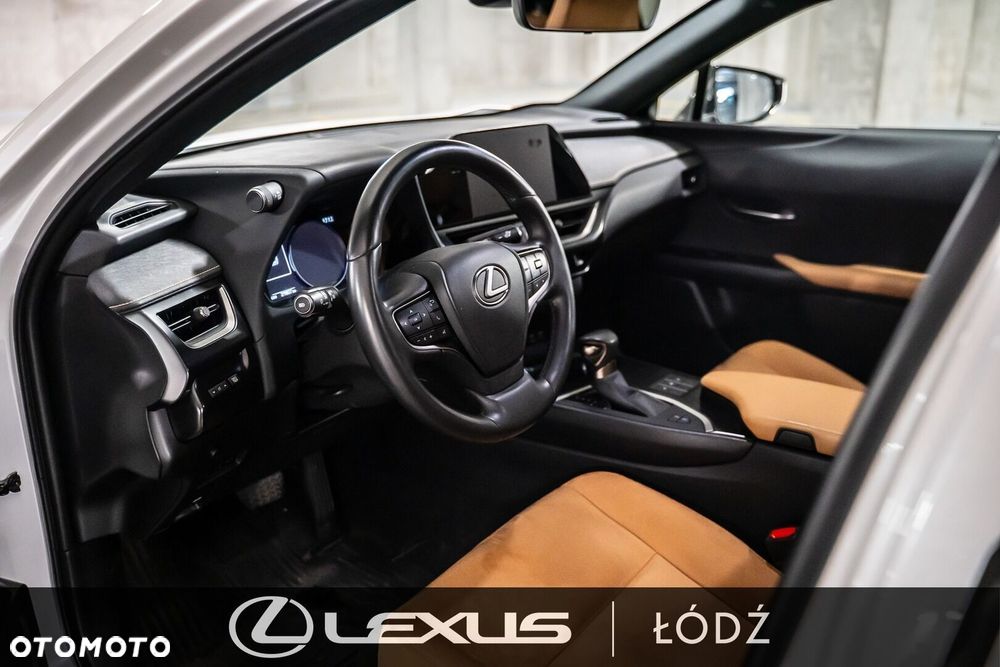 Lexus UX - 9