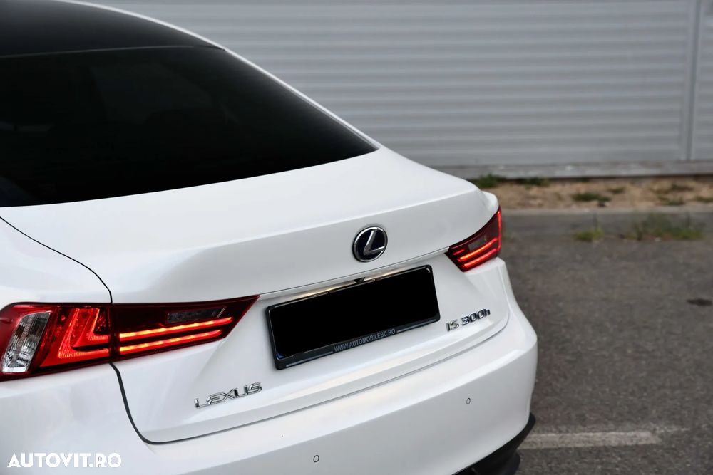 Lexus Seria IS 300h Aut. Executive - 17
